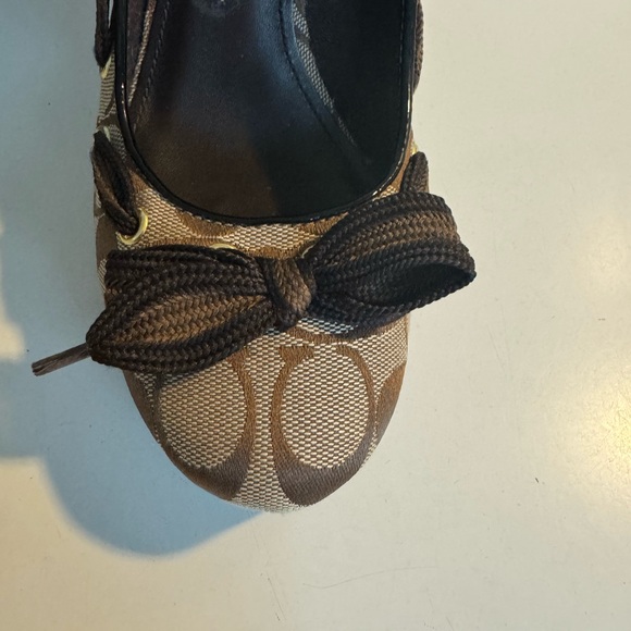 Coach adorable round toe logo monogram wedges with bows NOS without tags size 8 - Picture 5 of 13